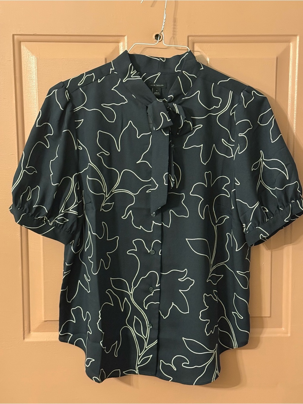NWT Ann Taylor Navy Floral Tie-Neck Blouse